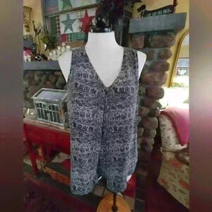 Women's Sleeveless NWOT DR2 Size XL